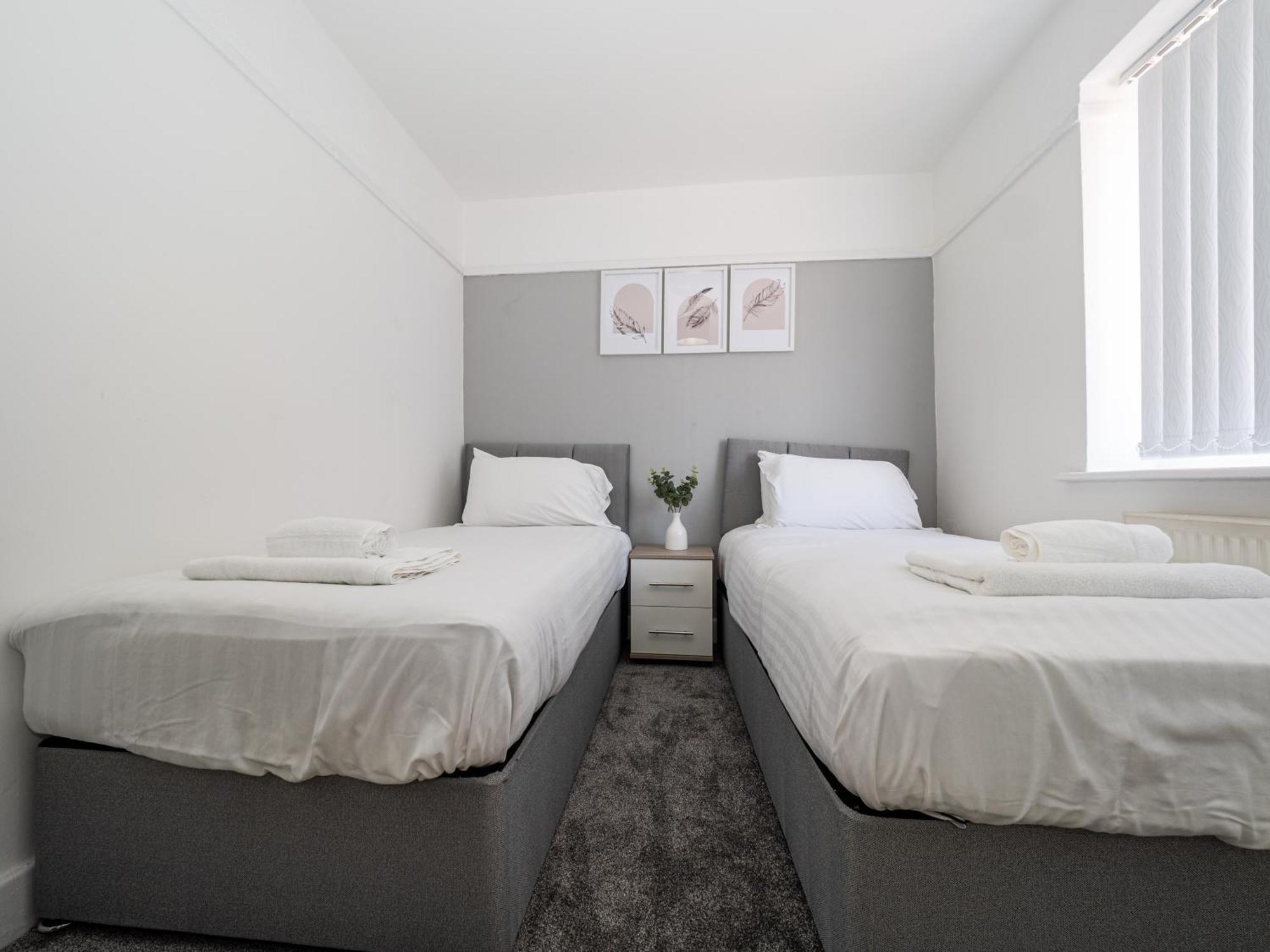 3Br Haven Retreat In Wallasey With Free Street Parking Екстер'єр фото