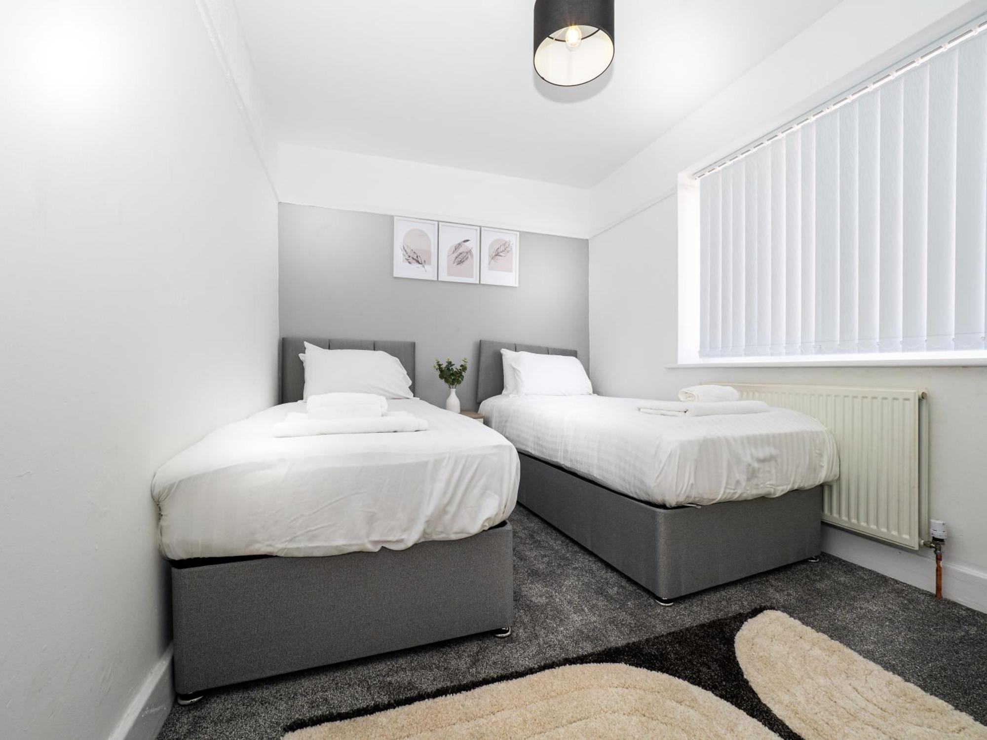 3Br Haven Retreat In Wallasey With Free Street Parking Екстер'єр фото